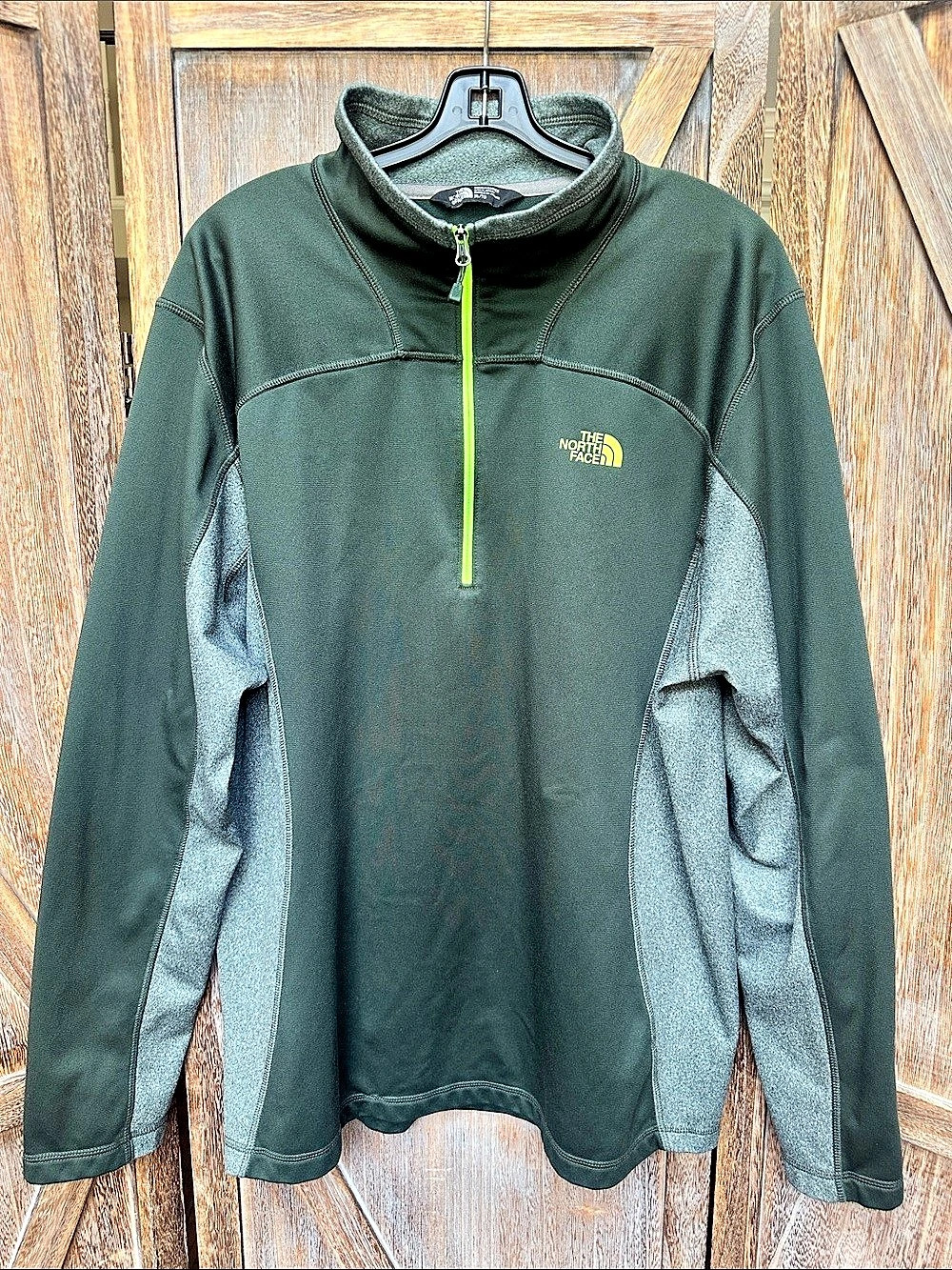 The North Face 1/4 Zip Pullover Men's Green & Gray XL